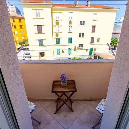 Vale With Balcony Daire Zadar