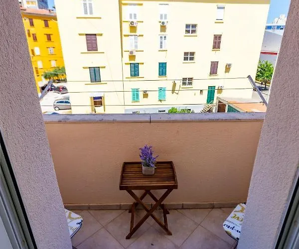 Vale With Balcony Apartment Zadar